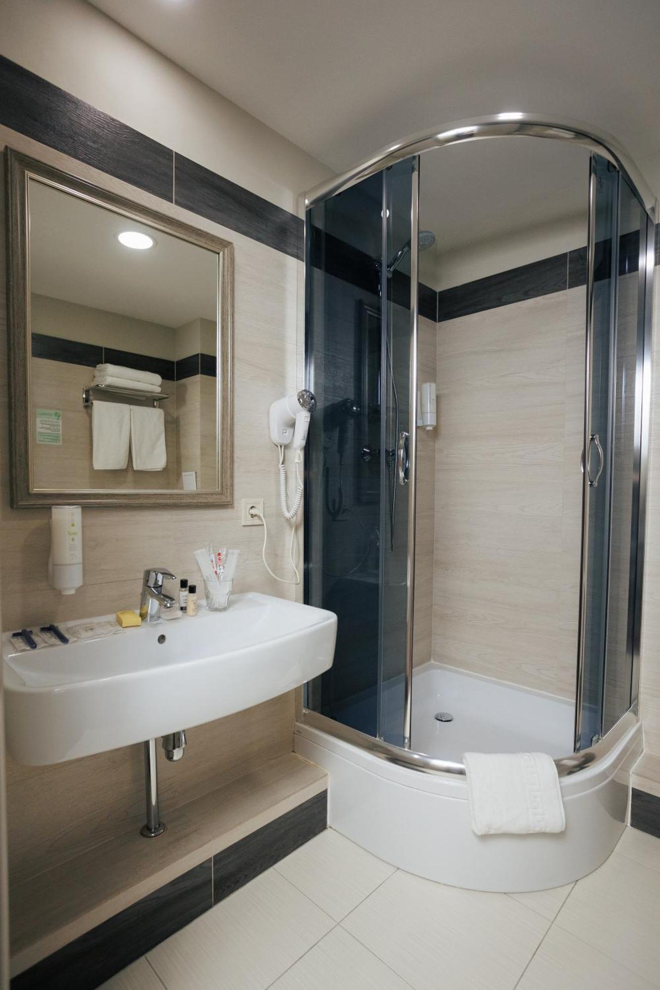 Boutique Hotel Central Ровно Экстерьер фото