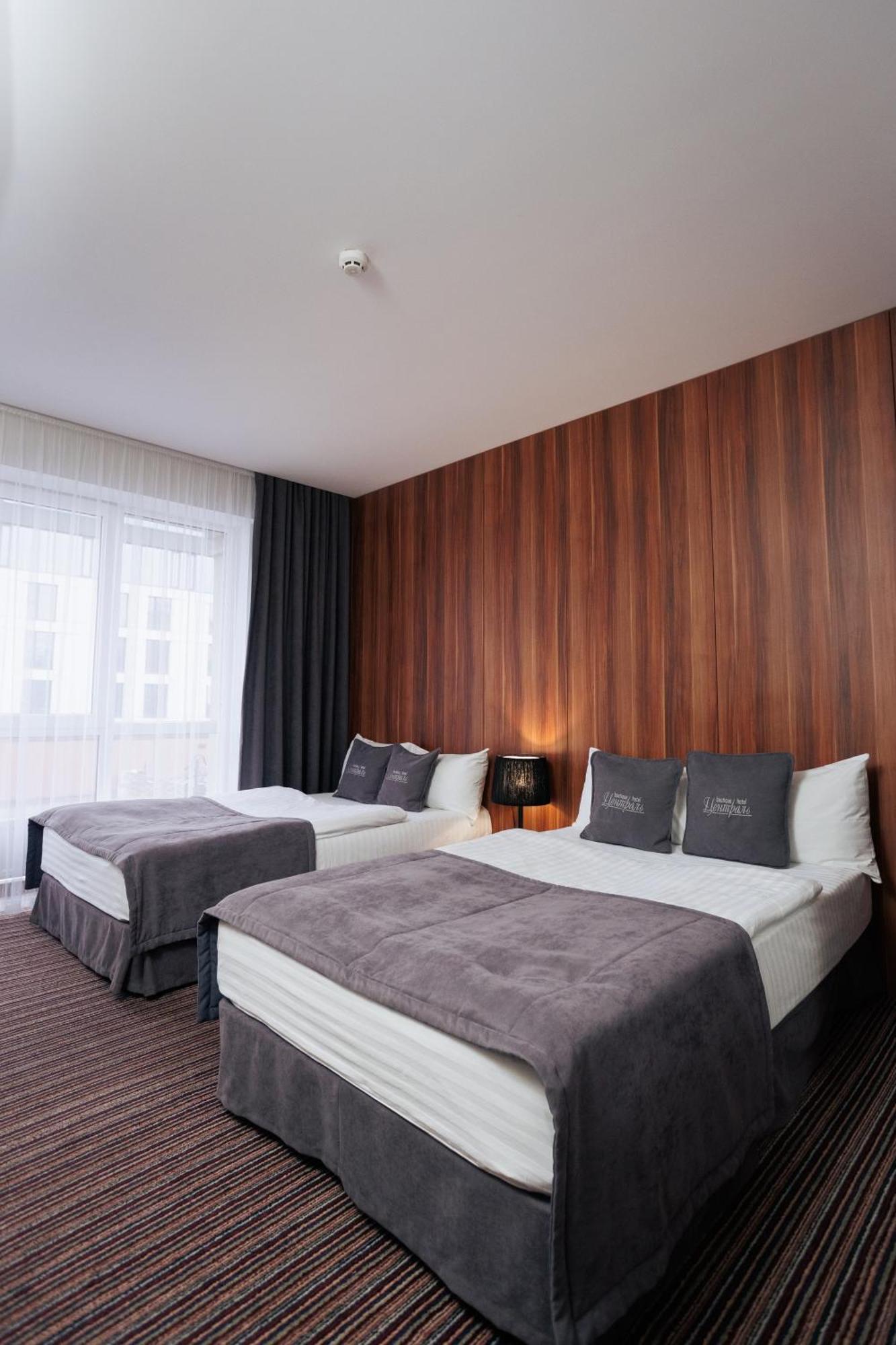 Boutique Hotel Central Ровно Экстерьер фото