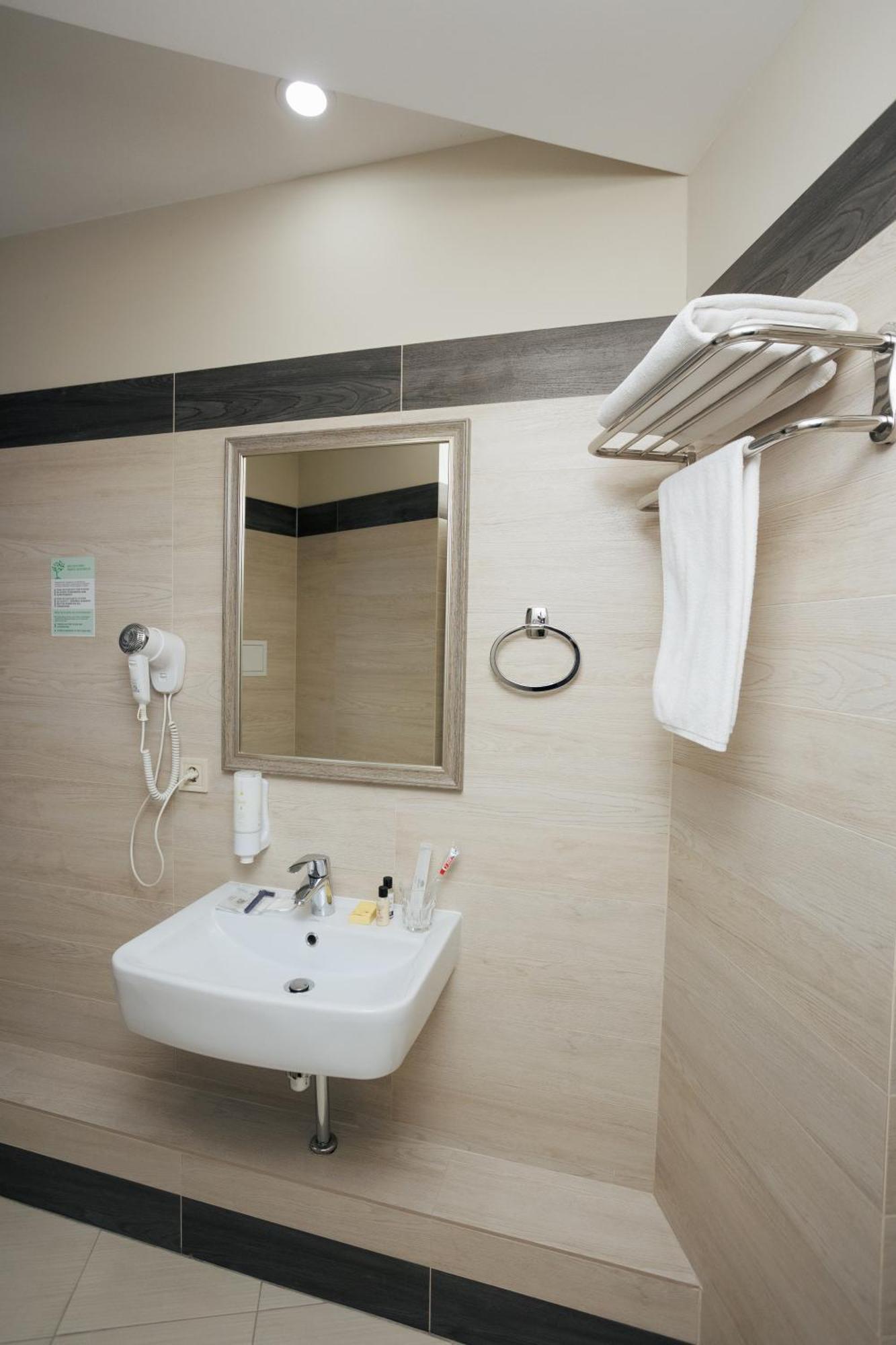 Boutique Hotel Central Ровно Экстерьер фото